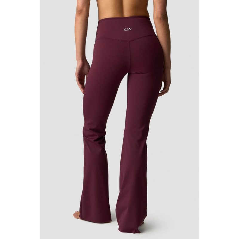 ICIW Nimble Flared Tights Dark Mahogany-Naisten trikoot ja leggingsit-ICANIWILL-XS-Aminopörssi