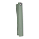 eKO® SuperLite Travel Yoga Mat 1,5 mm, Leaf Green-Joogamatto-Manduka-Aminopörssi