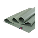 eKO® SuperLite Travel Yoga Mat 1,5 mm, Leaf Green-Joogamatto-Manduka-Aminopörssi