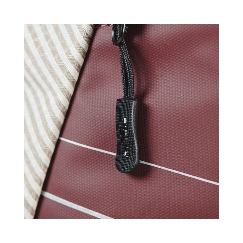 Urban Backpack, Red 28 litraa-Treenireppu-Picsil-Aminopörssi